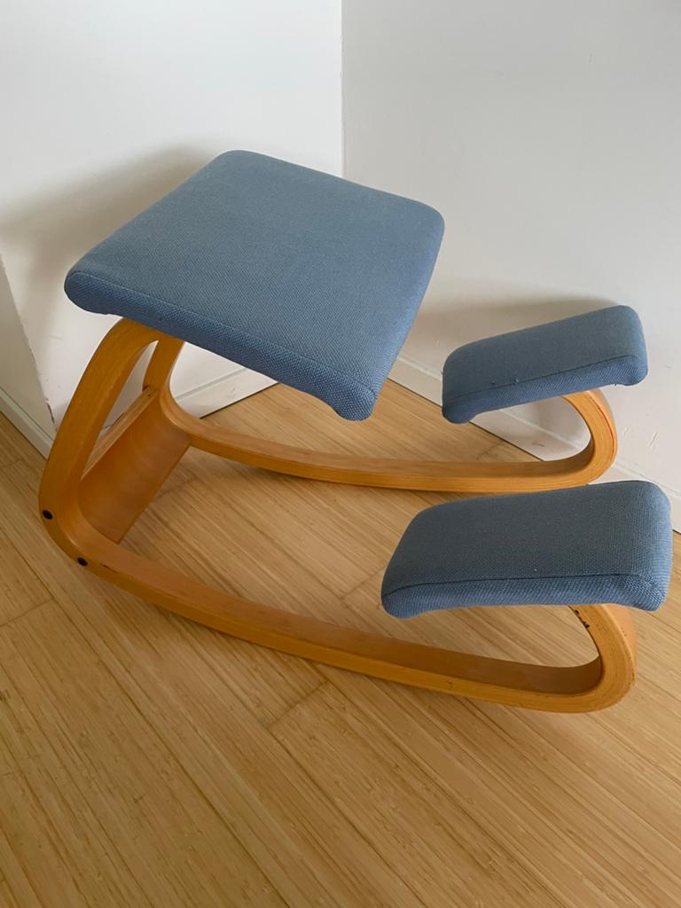 Stokke ergonomische kniestoel, Huis en Inrichting, Bureaustoelen, Ophalen, Gebruikt, Blauw, Bureaukruk