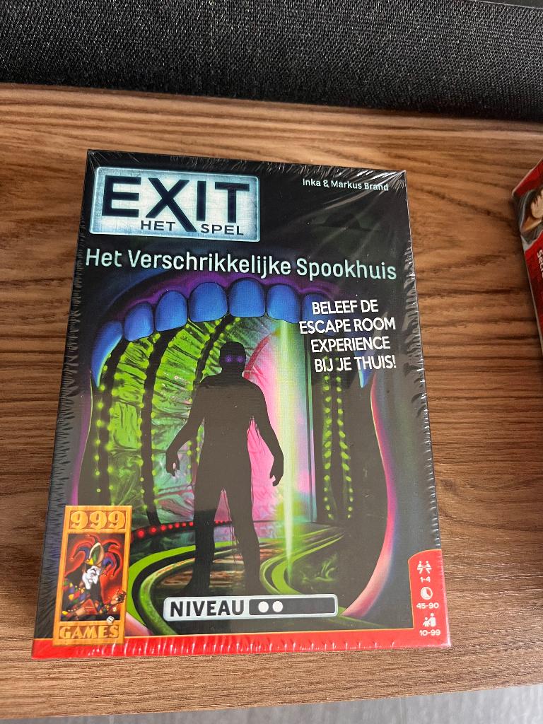 Exit the verschikkelijke spookhuis, Drie of vier spelers, Ophalen, Nieuw, Kosmos