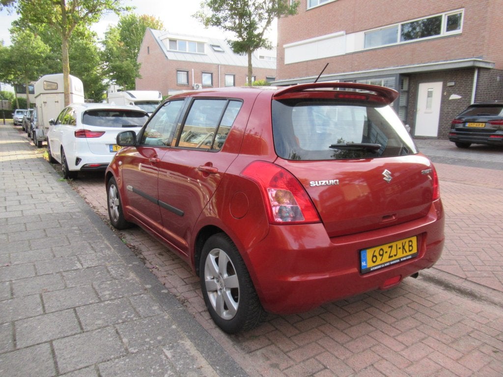 Suzuki Swift 1.3 5DRS 2008, Auto's, Stof, 40 €/maand, Zwart, 400 kg