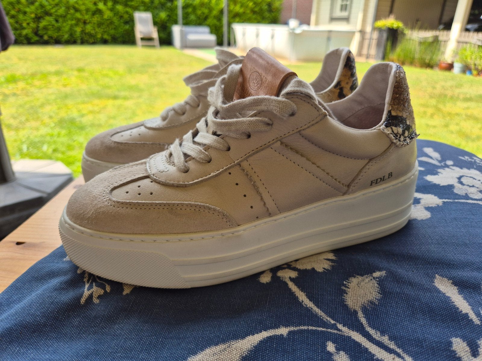 Mooie beige sneakers Fred de La Bretoniere mt. 38, Fred de la Bretoniere, Beige, Ophalen of Verzenden, Sneakers of Gympen