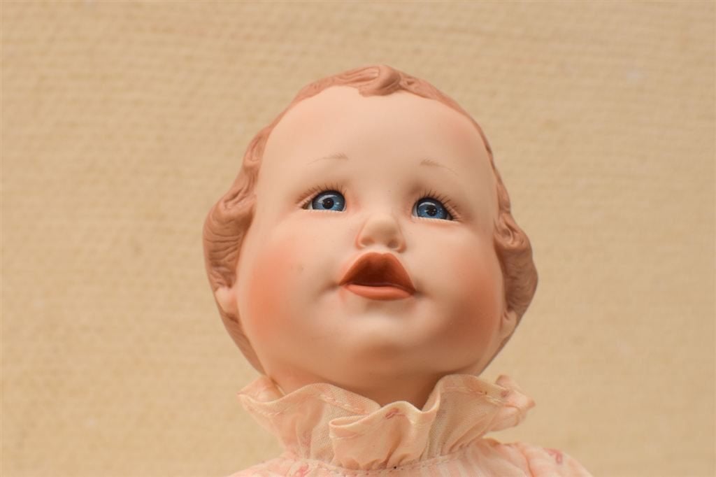 Yolandas Picture perfect babies Knowles porseleinen pop Emil, Ophalen of Verzenden, Gebruikt