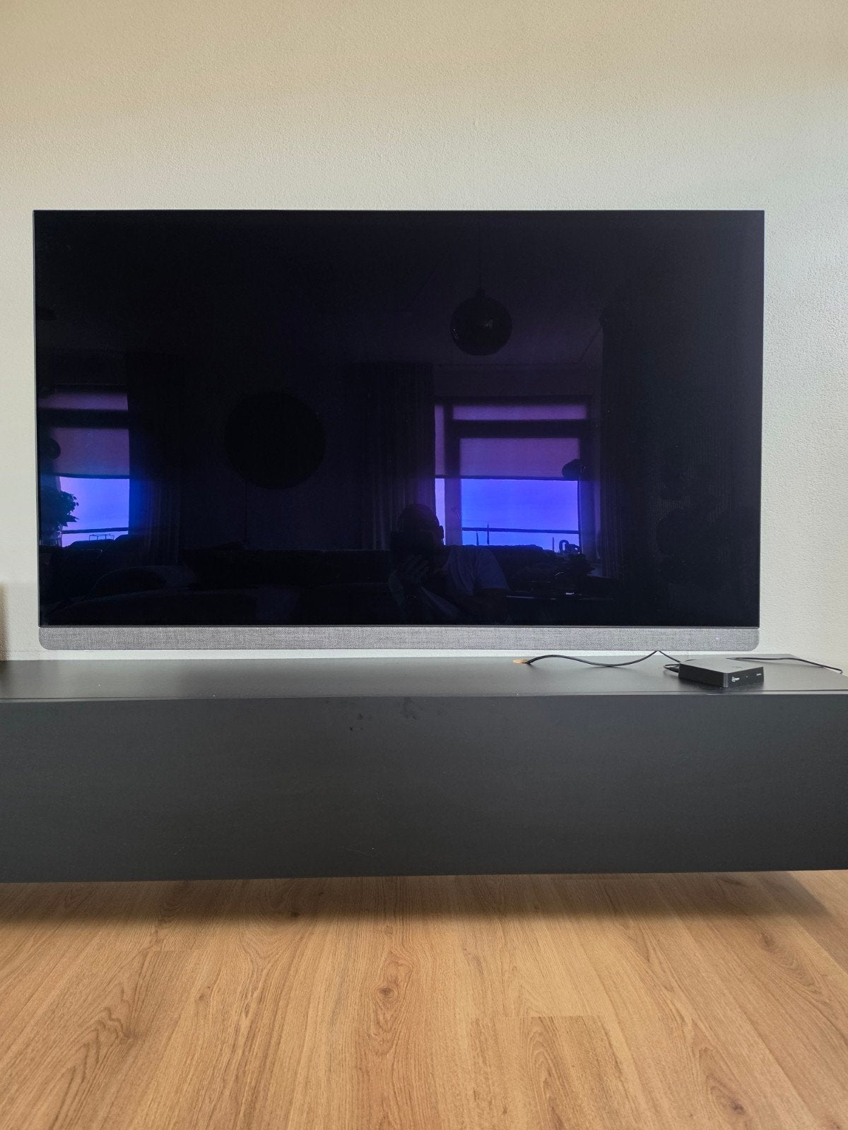 Foto 2 van Zeer mooie  Philips 55OLED+910 4zijdig Ambilight, 2026!