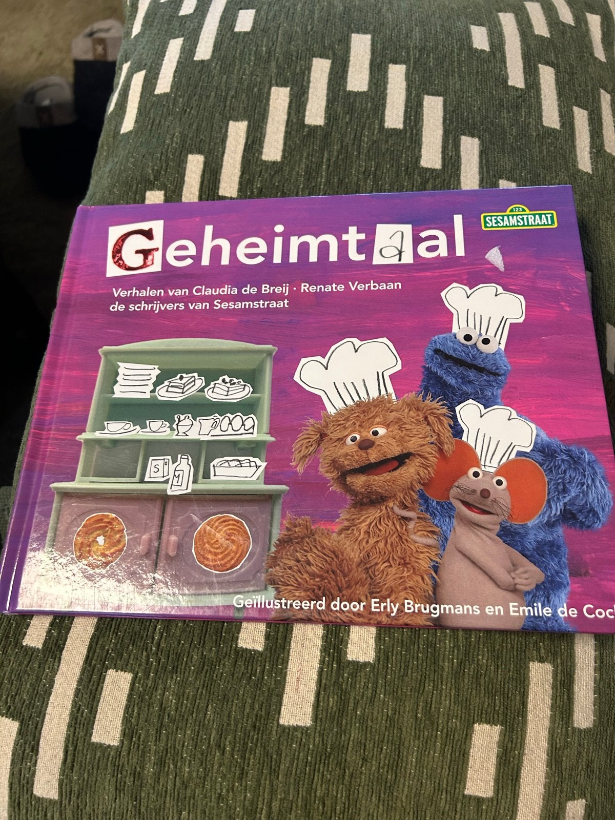 Sesamstraat Geheimtaal - Verhalen van Claudia de Breij, Boeken, Ophalen of Verzenden, Zo goed als nieuw, 2 tot 3 jaar