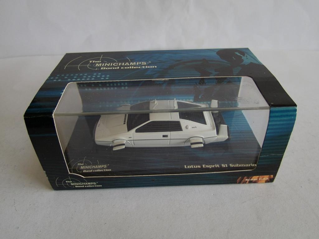 Minichamps James Bond 007 Lotus Esprit S1 Submarine in Box, Ophalen of Verzenden, Zo goed als nieuw, Film, Beeldje, Replica of Model