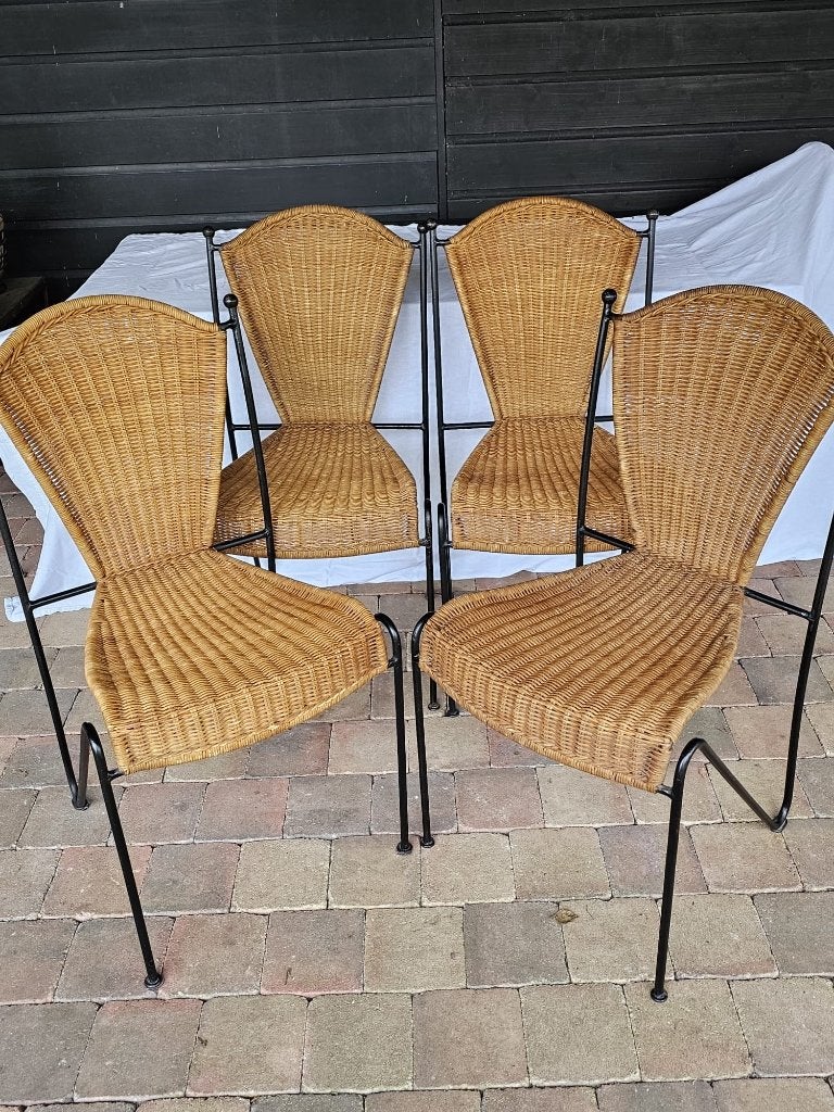 Set van 4 eetkamerstoelen rotan/riet met zwart smeedijzer., Huis en Inrichting, Stoelen, Ophalen, Frederic Weinberg stijl. Rotan/wicker met zwart ijzeren frame.