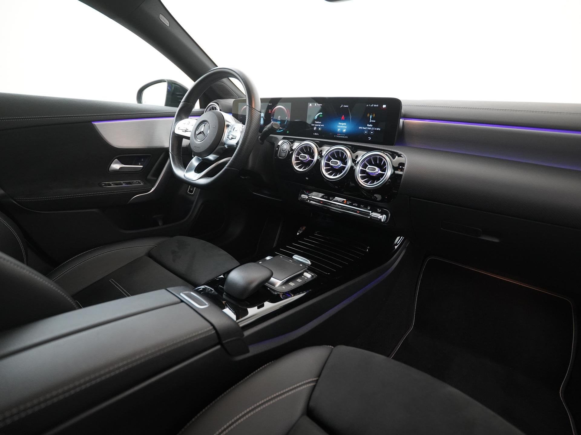 Mercedes-Benz CLA-klasse 250e AMG Night | Panoramadak | Mult, Auto's, Gebruikt, Euro 6, 4 cilinders, Leder en Stof