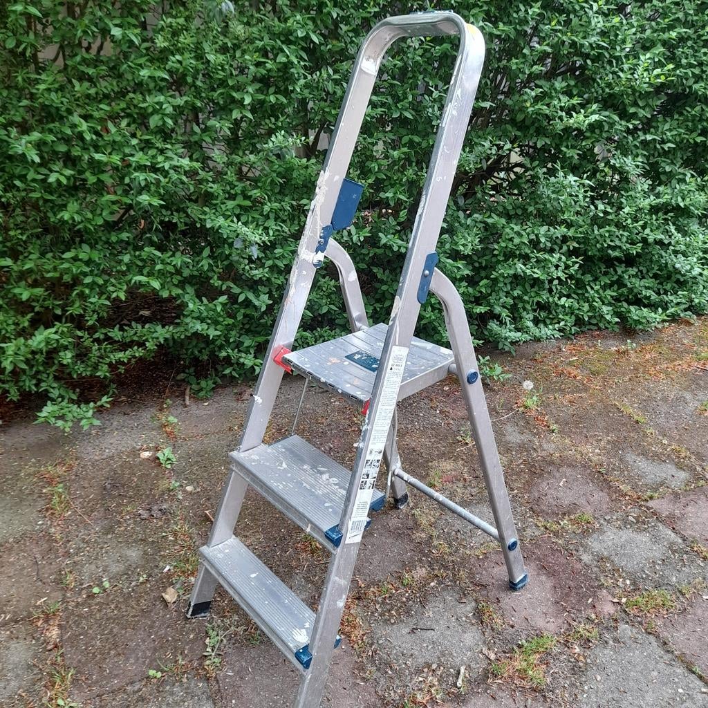 Twee treden trapje, Ophalen, Gebruikt, Trap, Opvouwbaar of Inschuifbaar
