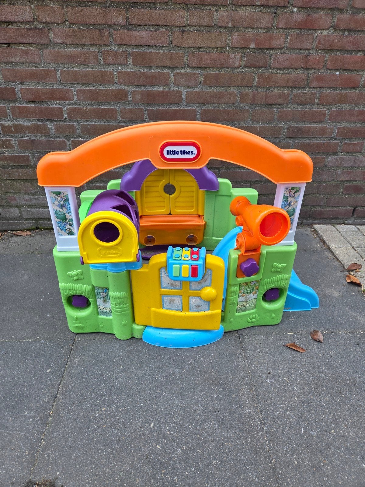 Little Tikes speelhuisje met glijbaan en activiteiten, Kinderen en Baby's, Speelgoed | Buiten | Speeltoestellen, Ophalen