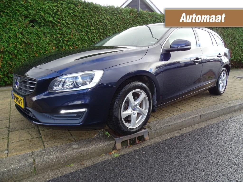 Volvo V60 1.5 T2 POLAR+-Automaat-Leer-Navi-Media-Blth-Verw s, Auto's, Euro 6, 4 cilinders, Met garantie (alle), Blauw
