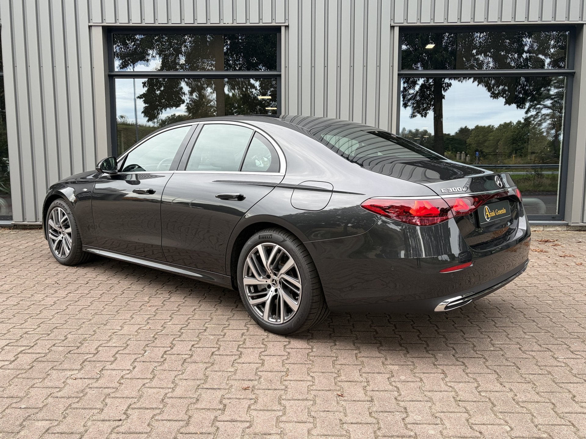 Mercedes-Benz E-Klasse 300 e Luxury Line Luchtvering, Rijass, Automaat, Gebruikt, Zwart, Bedrijf