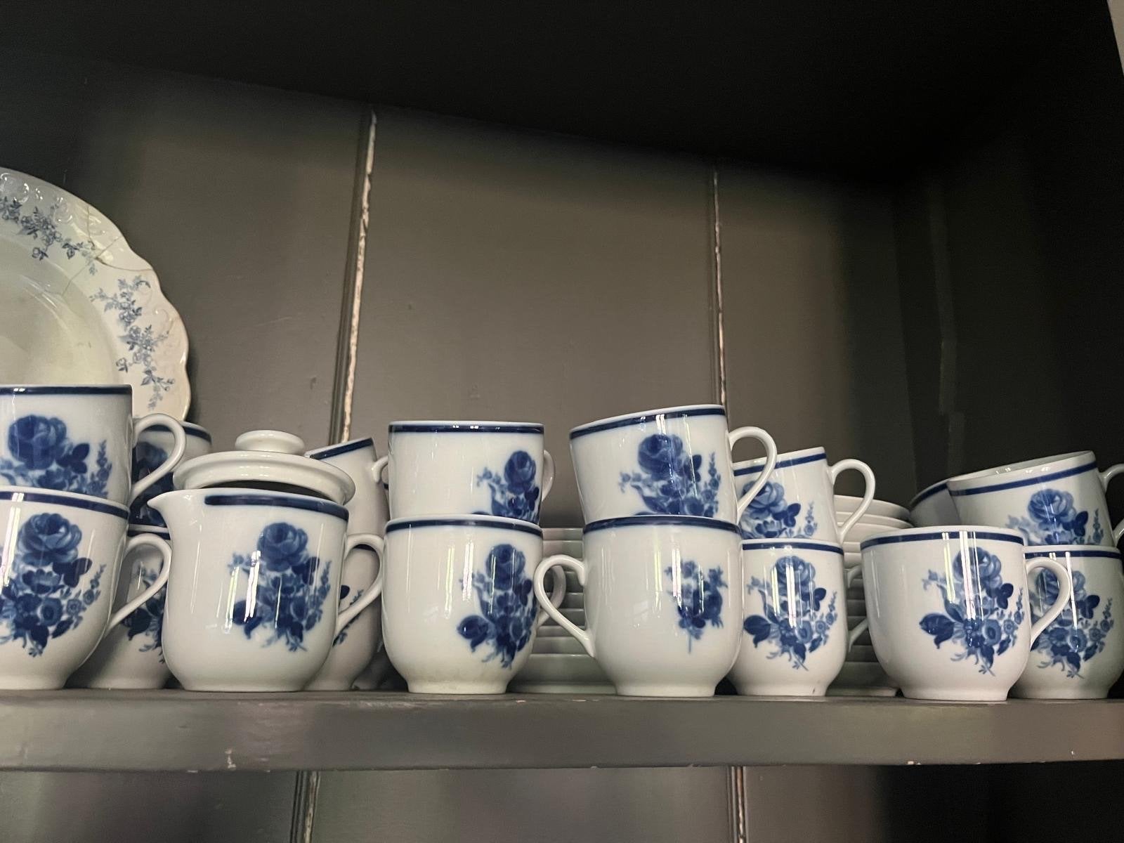 Mosa Maastricht Holland servies: 29 kopjes, 36 schotels, Ophalen