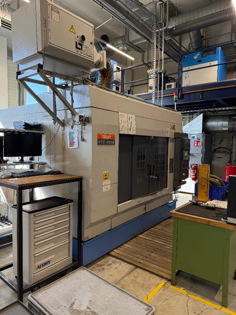 Mazak VTC-200 B I Verticale Nutsbank, Ophalen of Verzenden, Gebruikt