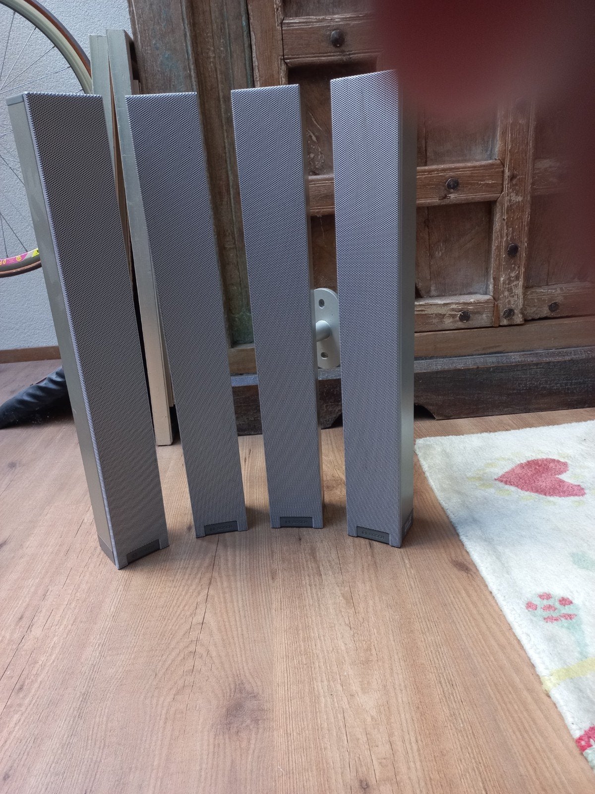 Bosch LBC3200/00 Column Luidsprekers - Set van 4, Audio, Tv en Foto, Overige merken, Vloerstaande luidspreker, Gebruikt, Inclusief muurbeugels