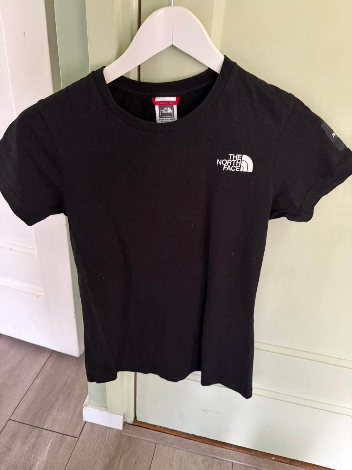 The North Face T-shirt zwart met geel logo, Kleding | Dames, Zwart, Ophalen of Verzenden, Zo goed als nieuw, Korte mouw