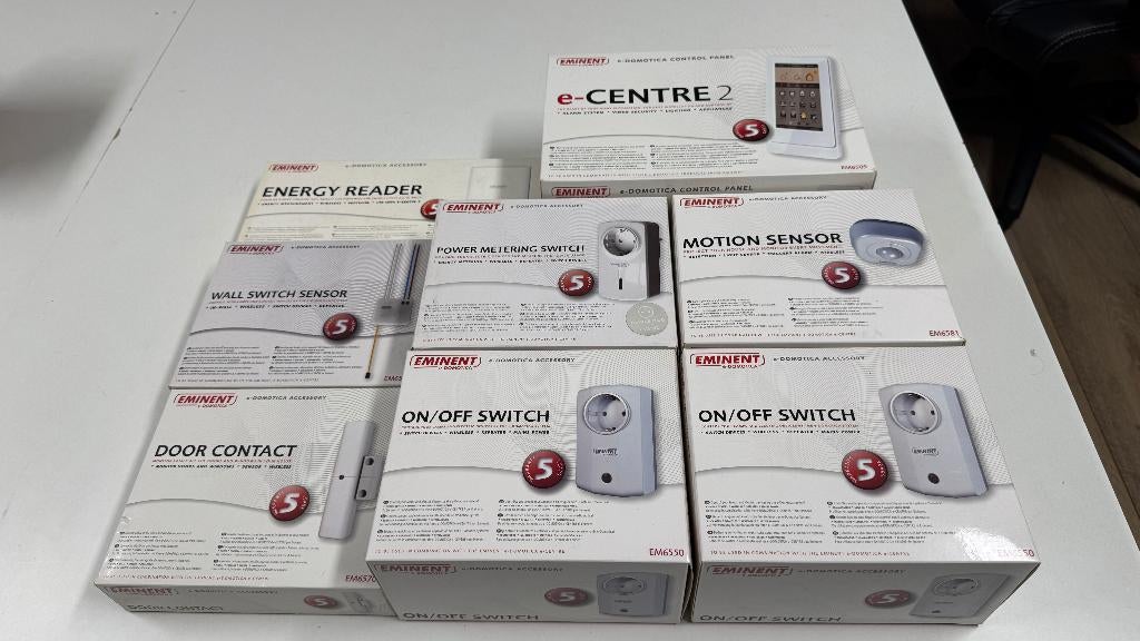 verzameling Eminent smart home met e-centre 2 (8 items), Doe-het-zelf en Verbouw, Ophalen of Verzenden, Gebruikt