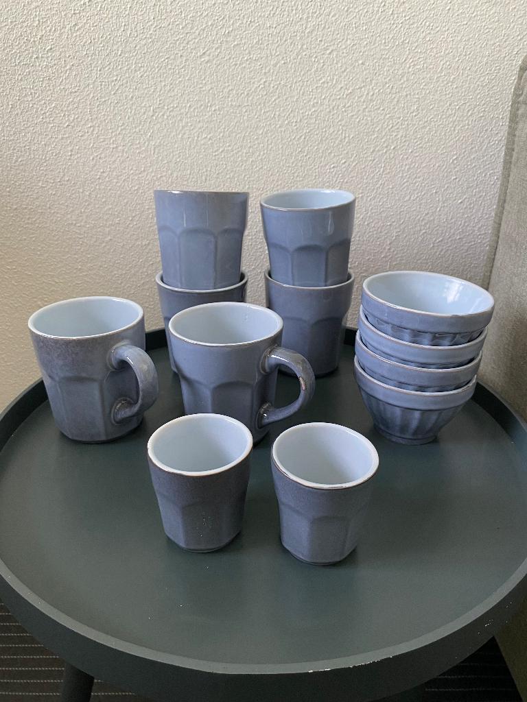 Koffie/thee servies, Huis en Inrichting, Keuken | Servies, Ophalen of Verzenden, Zo goed als nieuw, Overige stijlen, Kop(pen) en/of Schotel(s)