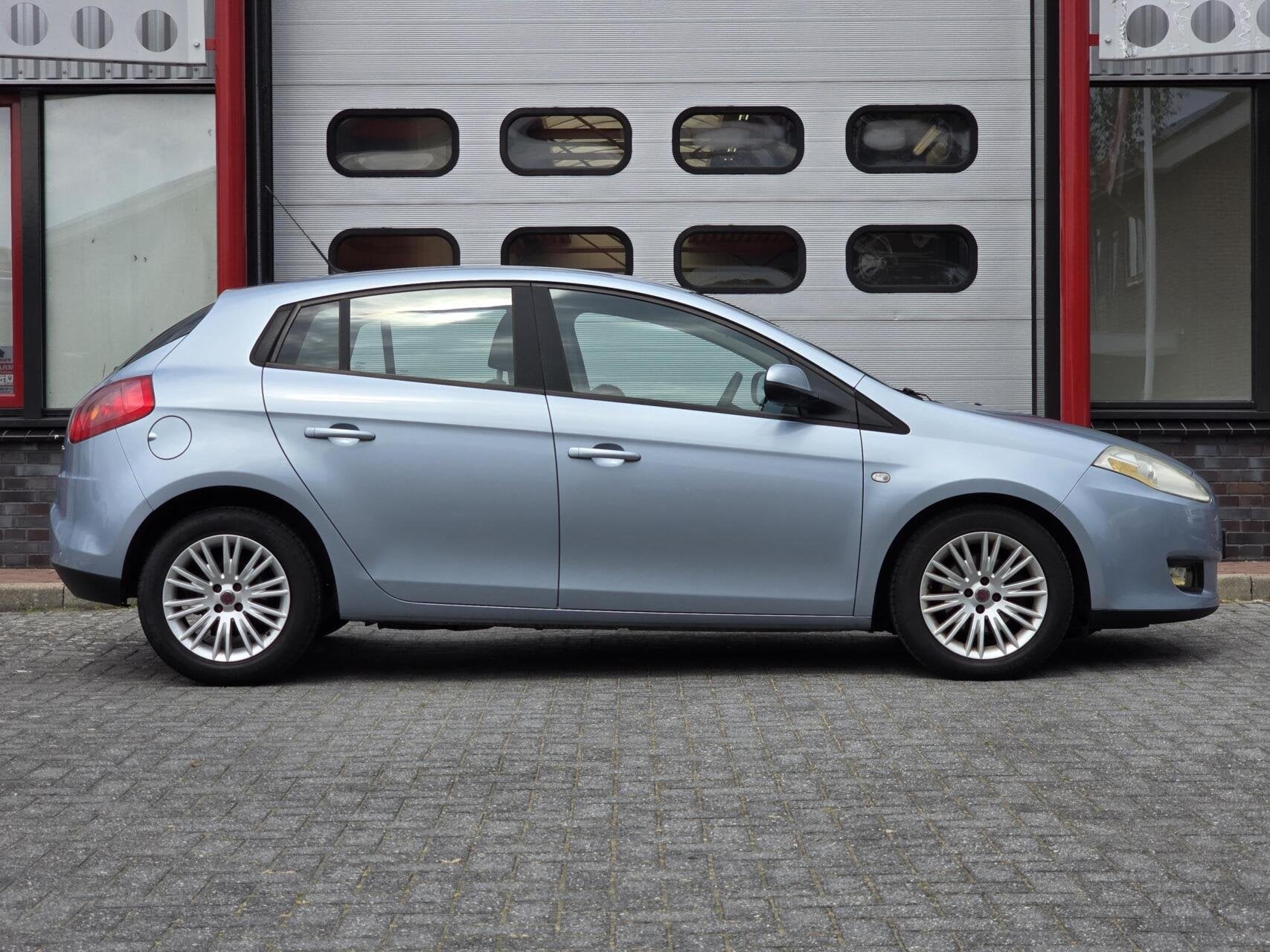 Fiat Bravo 1.4 T-Jet Corporate Clima/Cruise/PDC/LMV, Auto's, Voorwielaandrijving, Gebruikt, Zwart, 4 cilinders