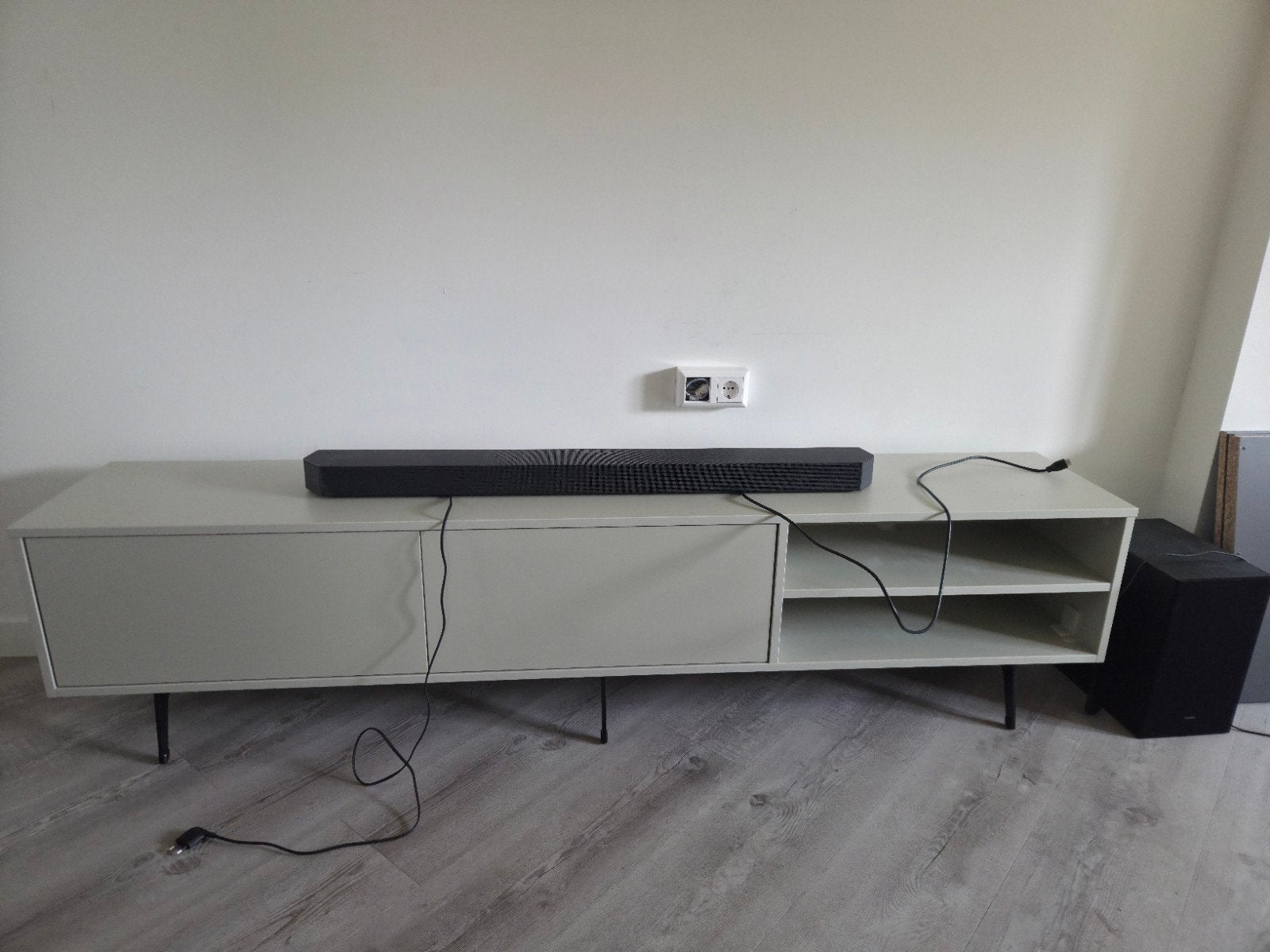 Moderne TV-meubel met opbergruimte, Ophalen, Eikenhout, Zo goed als nieuw, 200 cm of meer