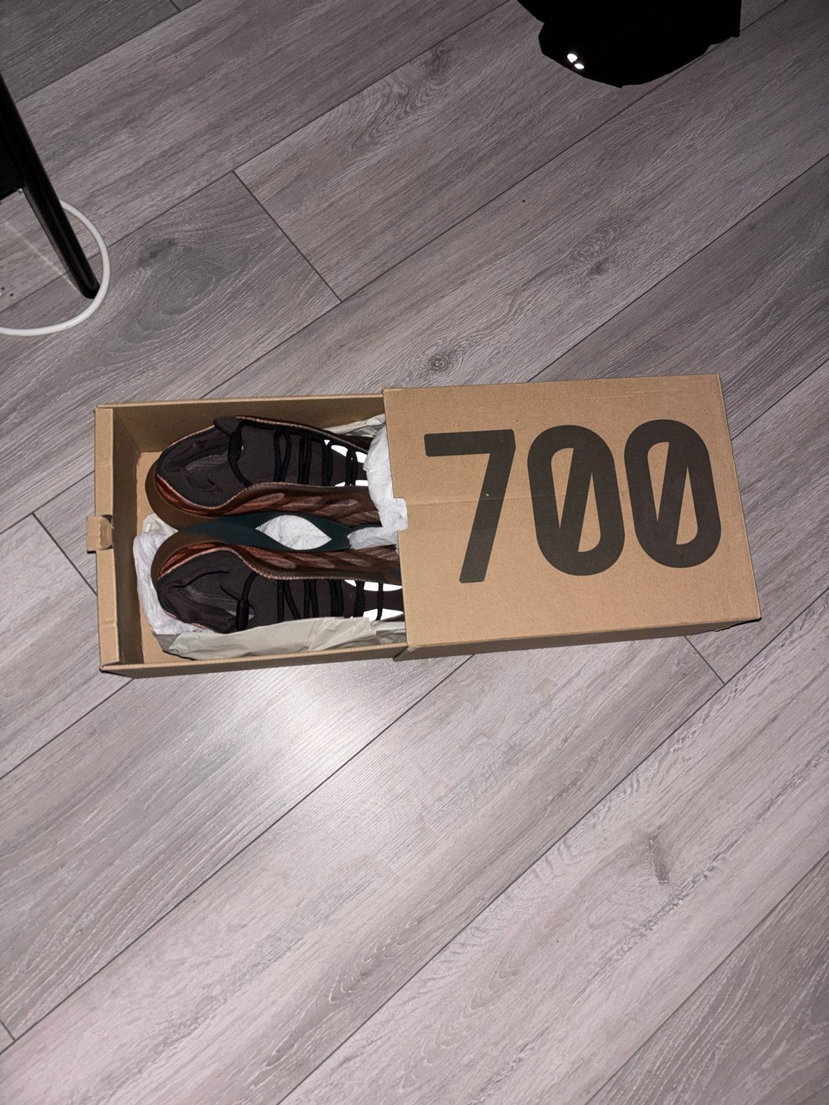 Yeezy 700 copper fade - Maat 41⅓, Overige kleuren, Nieuw, Ophalen of Verzenden, Sneakers of Gympen