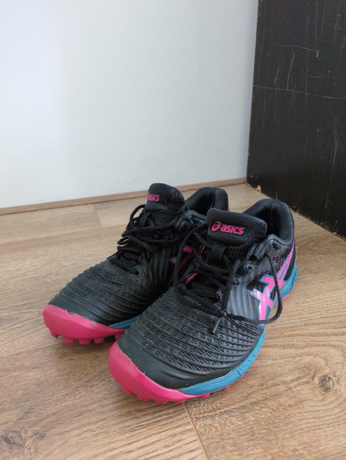 ASICS veldschoenen hockey 37,5, Kleding | Dames, Schoenen, Ophalen of Verzenden, Zwart, Sneakers of Gympen