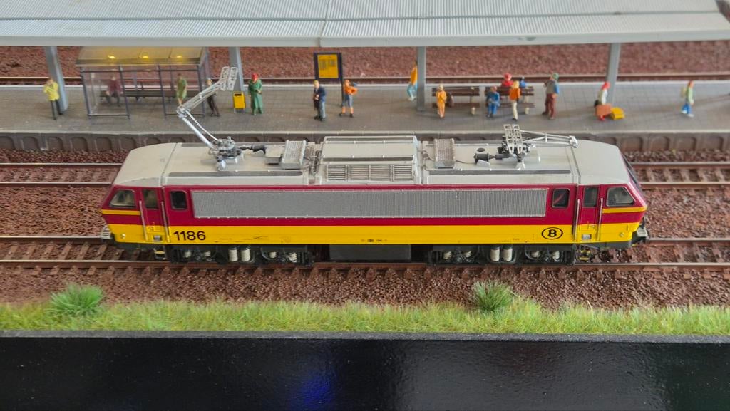 Lima NMBS HLE 1186 Serie 1100 Elektrische Locomotief DC anal, Gebruikt, Ophalen of Verzenden, Analoog, Lima