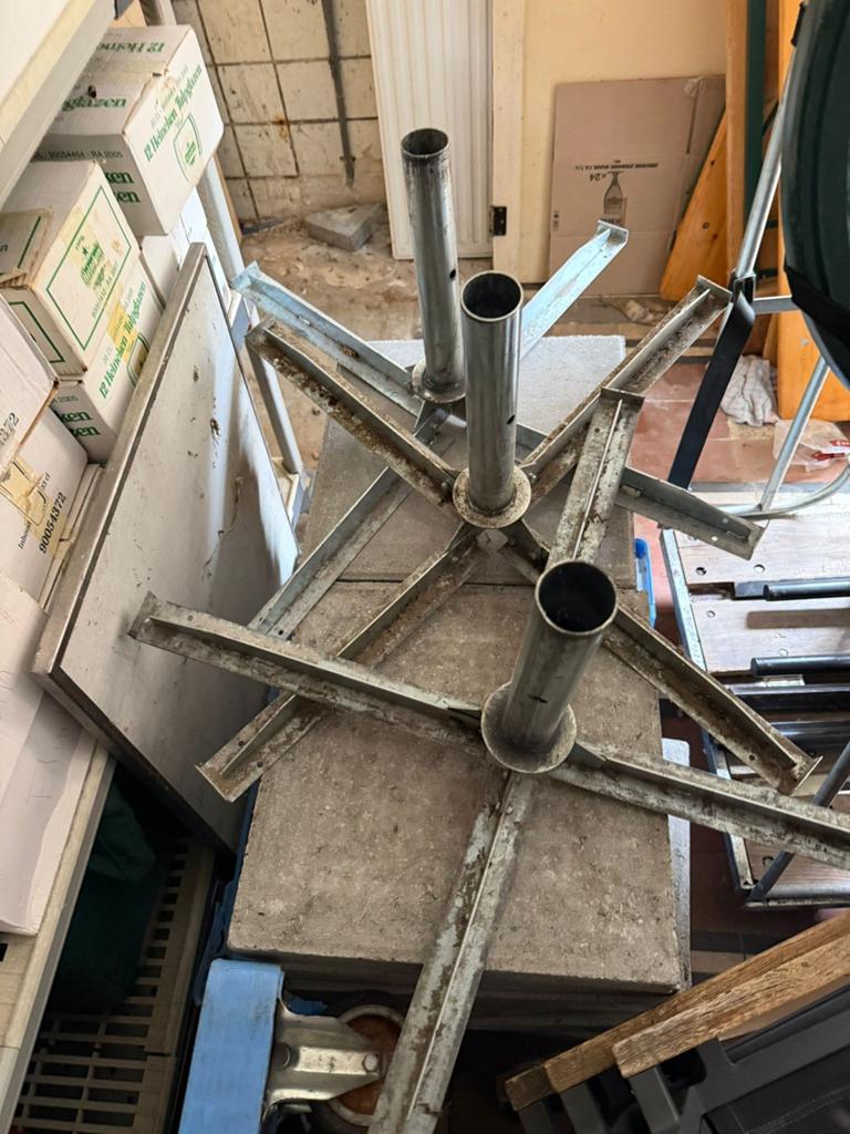 3 parasolhouders, Ophalen, Zo goed als nieuw, Minder dan 1 meter, Parasolvoet