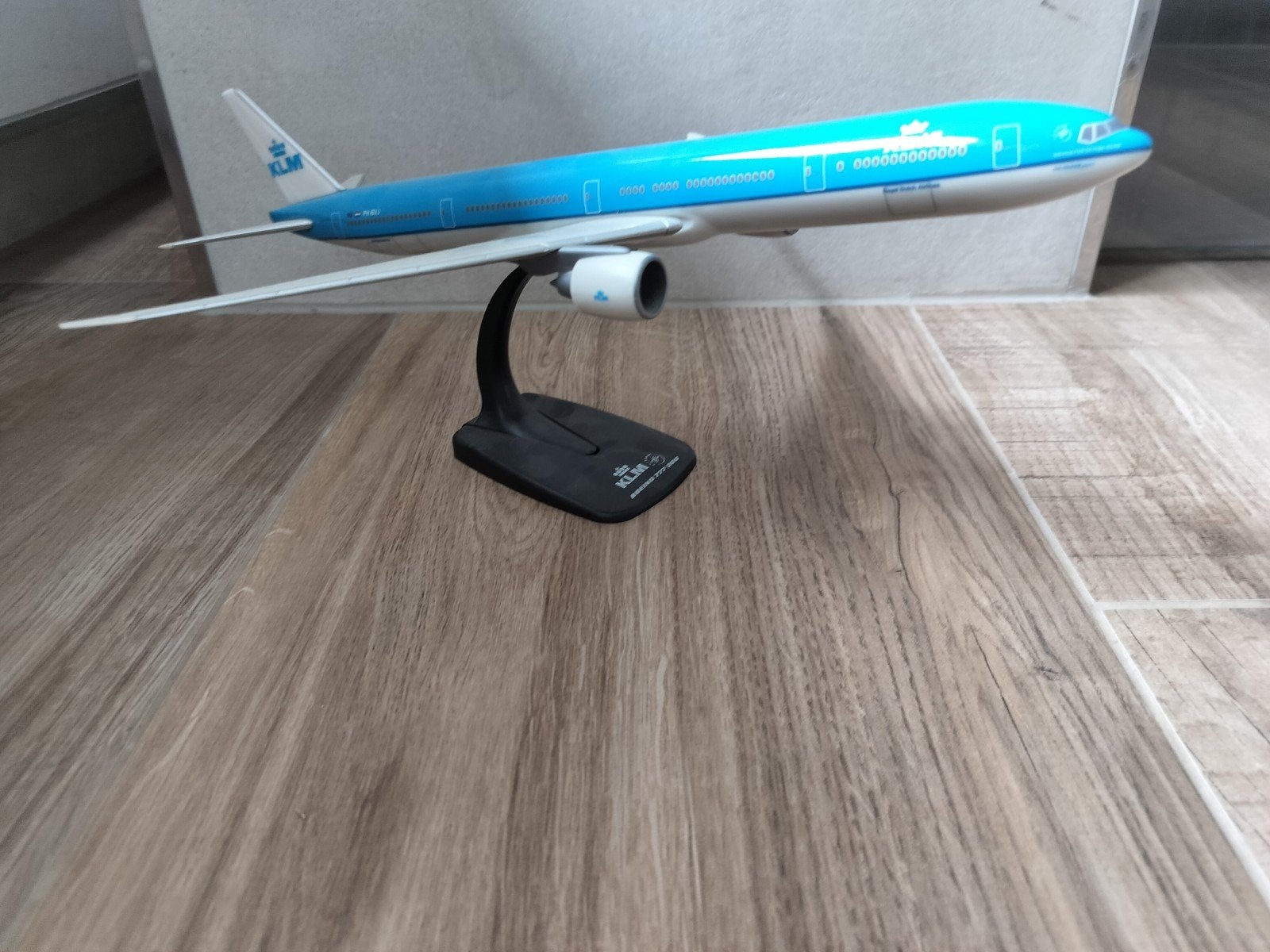 KLM model vliegtuig gloednieuw uit doos, Ophalen of Verzenden, Nieuw, 1:144 tot 1:200, Overige merken