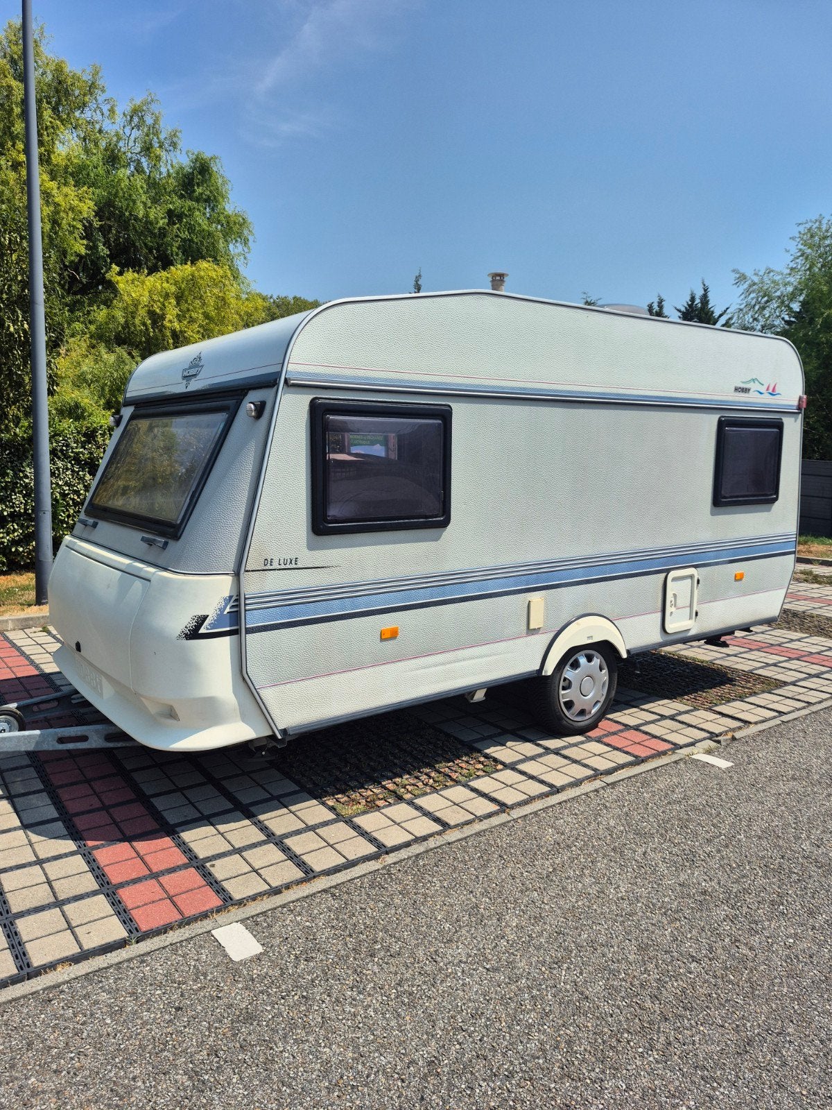 hobby de luxe 440 classic gepimpt, Unico Verona voortent, Caravans en Kamperen, Caravans, Koelkast, Vast bed, Rondzit, Hobby