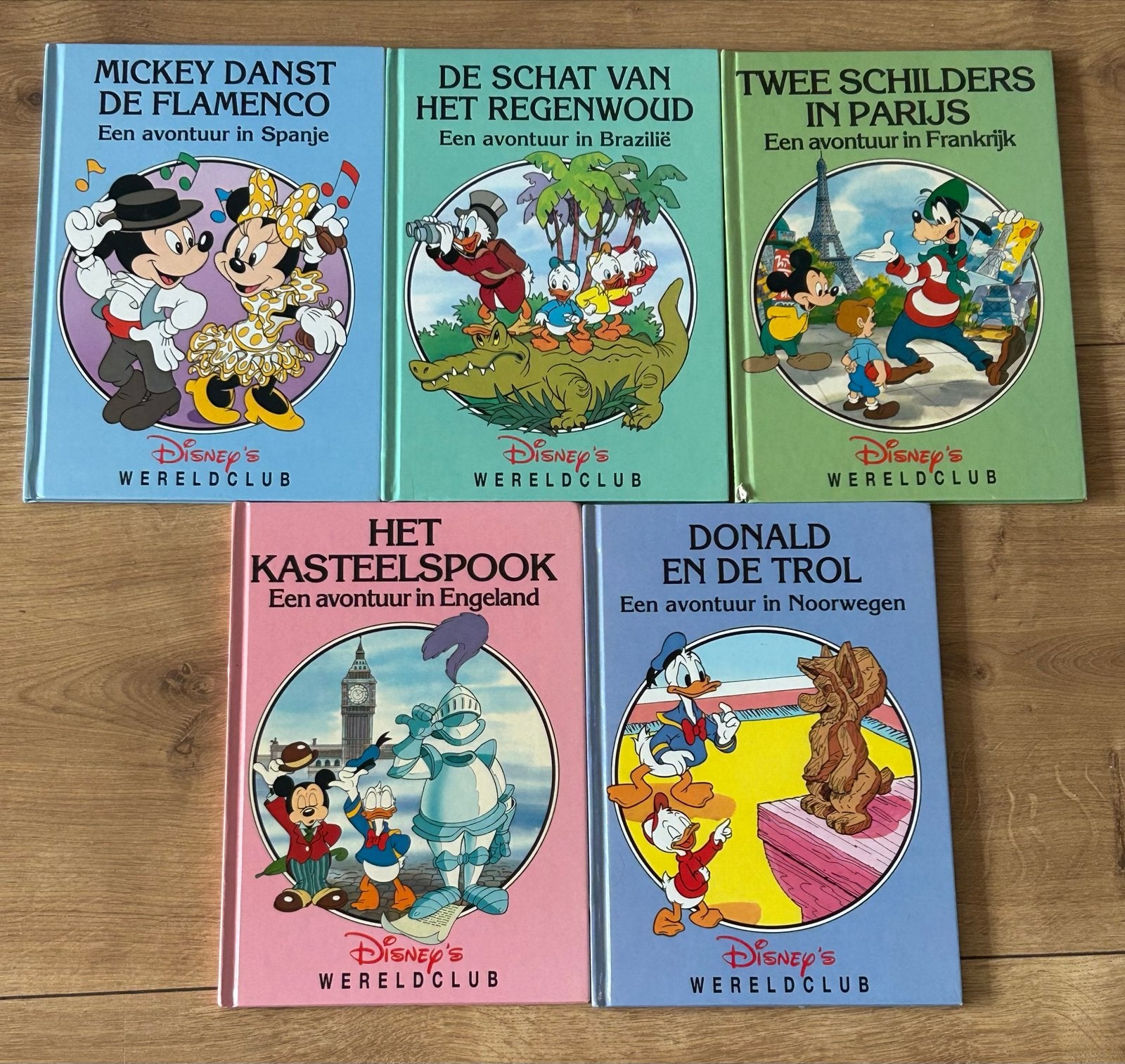 Disney's Wereldclub - 5 avonturenboeken, Boeken, Meerdere stripboeken, Ophalen, Gelezen