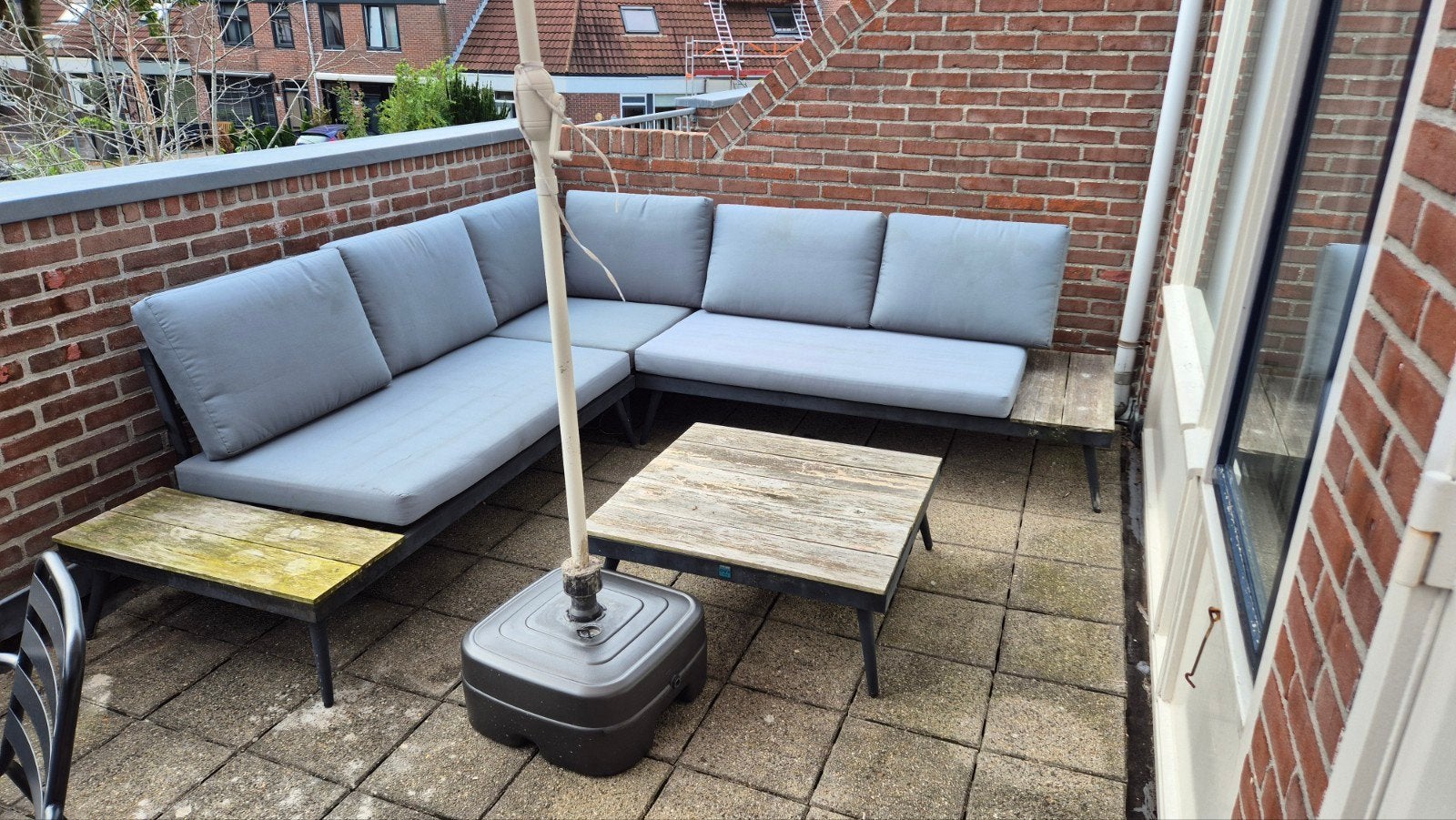 Grote hoekbank met tafel, hout heeft aandacht nodig, Tuin en Terras, Ophalen, Gebruikt, Loungeset, Hout