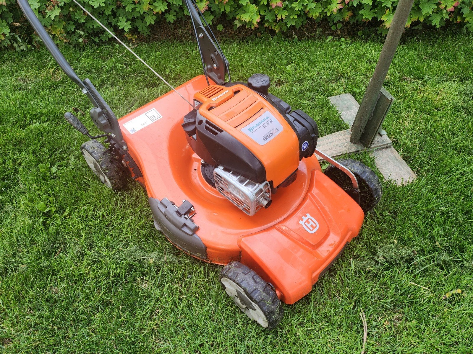 Mulch maaier Husqvarna pnc b&s lb256s, Ophalen, Cirkelmaaier, Zo goed als nieuw, Benzine-grasmaaier