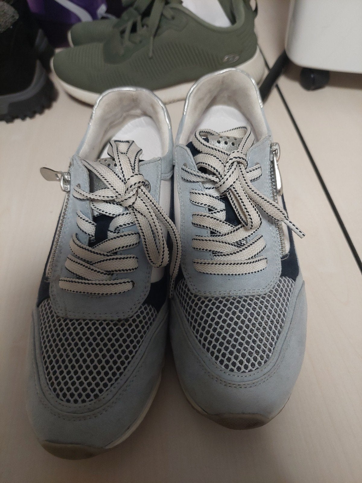 Stijlvolle lichtblauwe sneakers met rits en veters, Blauw, Ophalen of Verzenden, Sneakers of Gympen, Fashion Line