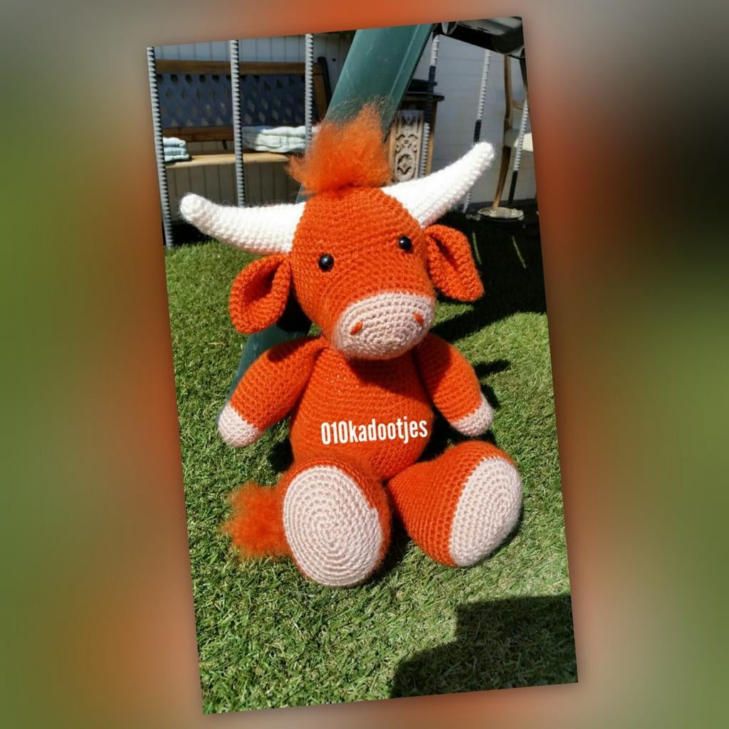 Nieuwe zelfgehaakte knuffel. Lieve schotse hooglander koe., Ophalen of Verzenden, Haken, Overige typen