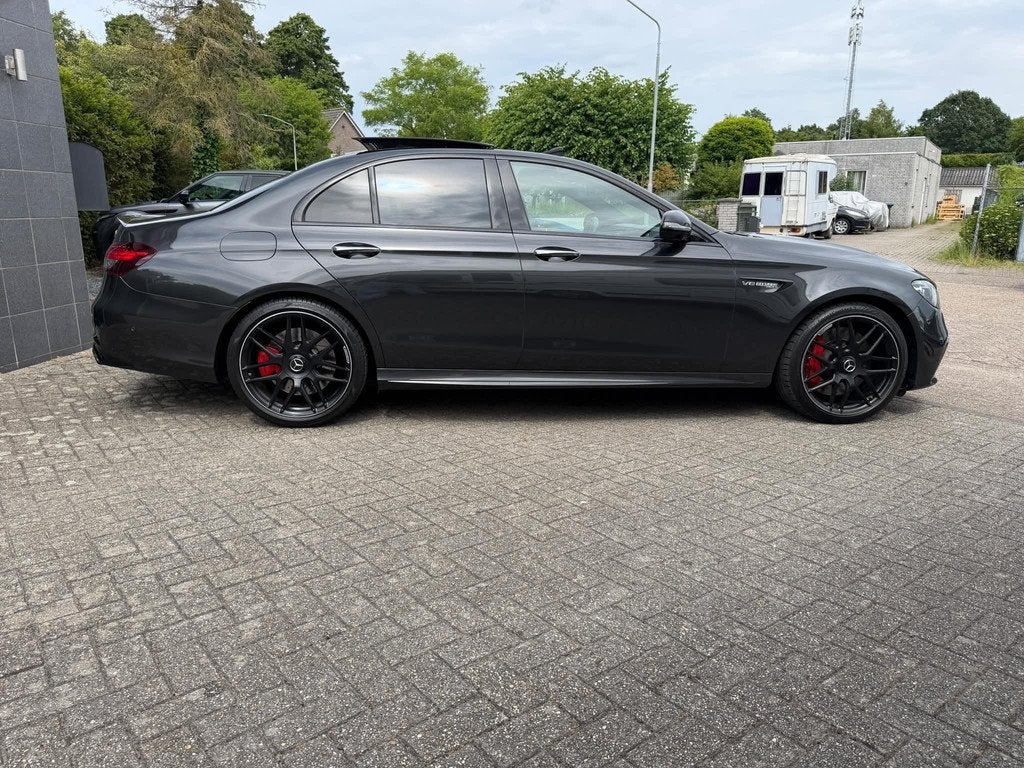 Mercedes-Benz E-klasse AMG 63 S 4MATIC+ PANO-HUD-360-MULTI B, Auto's, Automaat, Leder, Vierwielaandrijving, Sedan