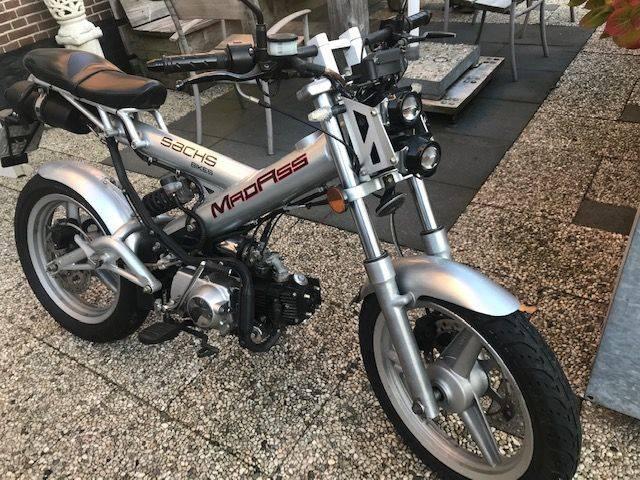 Madass sachs 50 Cc brommer met kenteken, Ophalen, Zo goed als nieuw, 49 cc