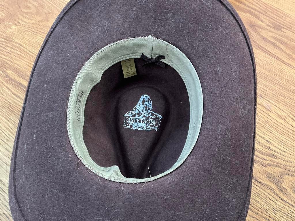 Mooie bruine Stetson hoed - Maat Small, Ophalen of Verzenden, Zo goed als nieuw, Hoed