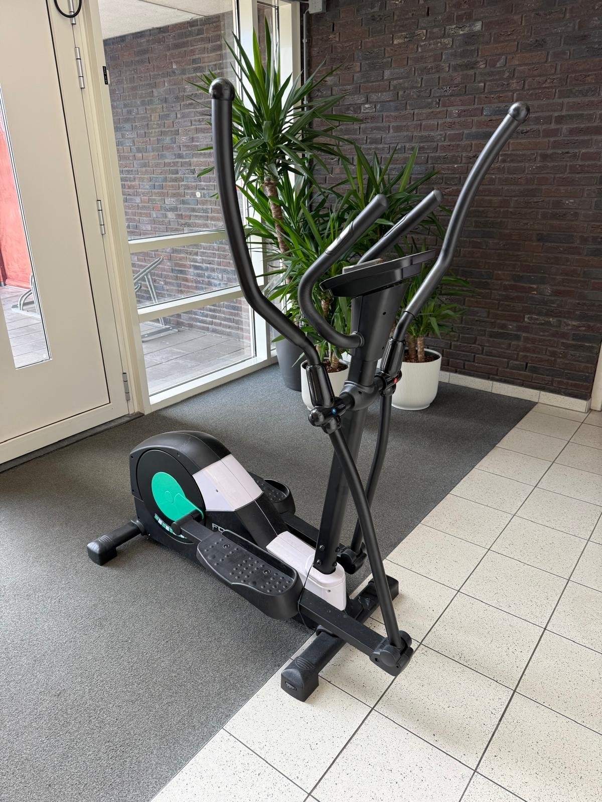 Focus Fitness Fox 3 Crosstrainer - Zo goed als nieuw, Ophalen, Kunststof, Armen, Zo goed als nieuw