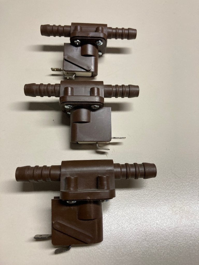 Drukschakelaar 15A 10/12 mm voor camper waterpomp, Caravans en Kamperen, Camper-accessoires, Ophalen, Nieuw