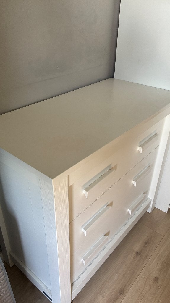 Foto 5 van Europe Baby Juno babykamer | ledikant + commode |