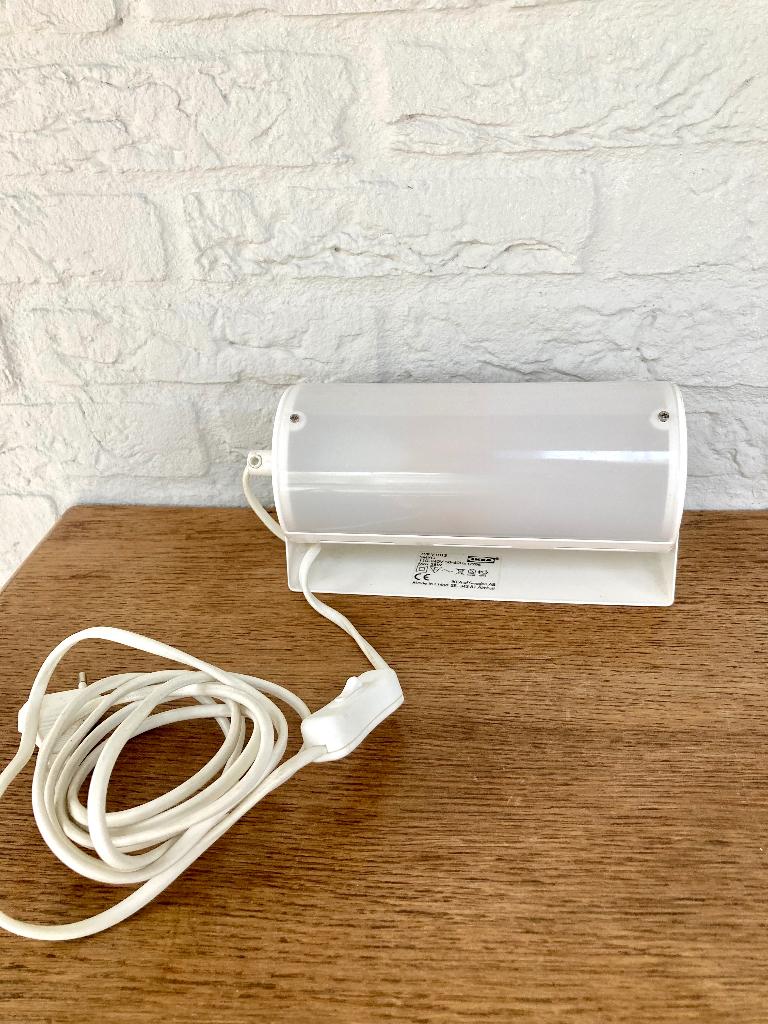 Ikea witte wandlamp/bedlamp, type Smyg V1013., Huis en Inrichting, Lampen | Wandlampen, Ophalen of Verzenden, Zo goed als nieuw