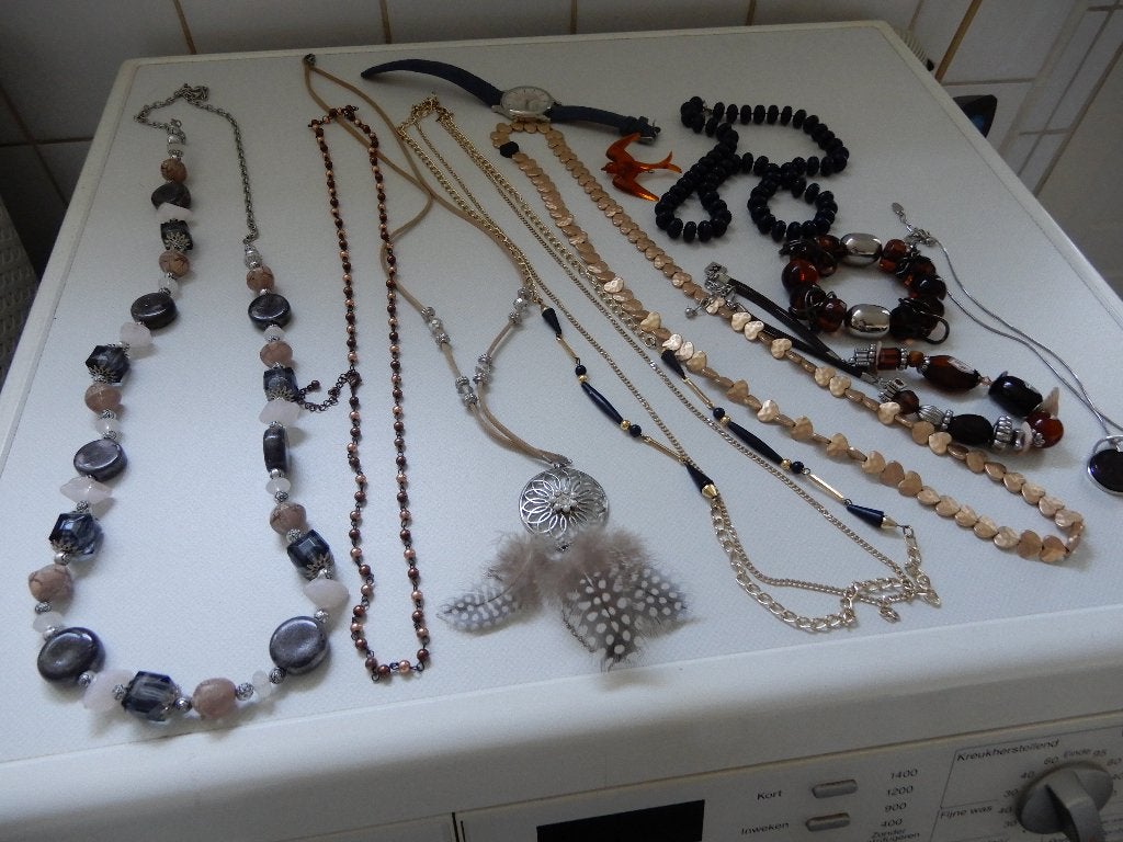 Kettingen, armbanden, vintage in doosje, Ophalen of Verzenden, Zo goed als nieuw, Zilver, Overige materialen