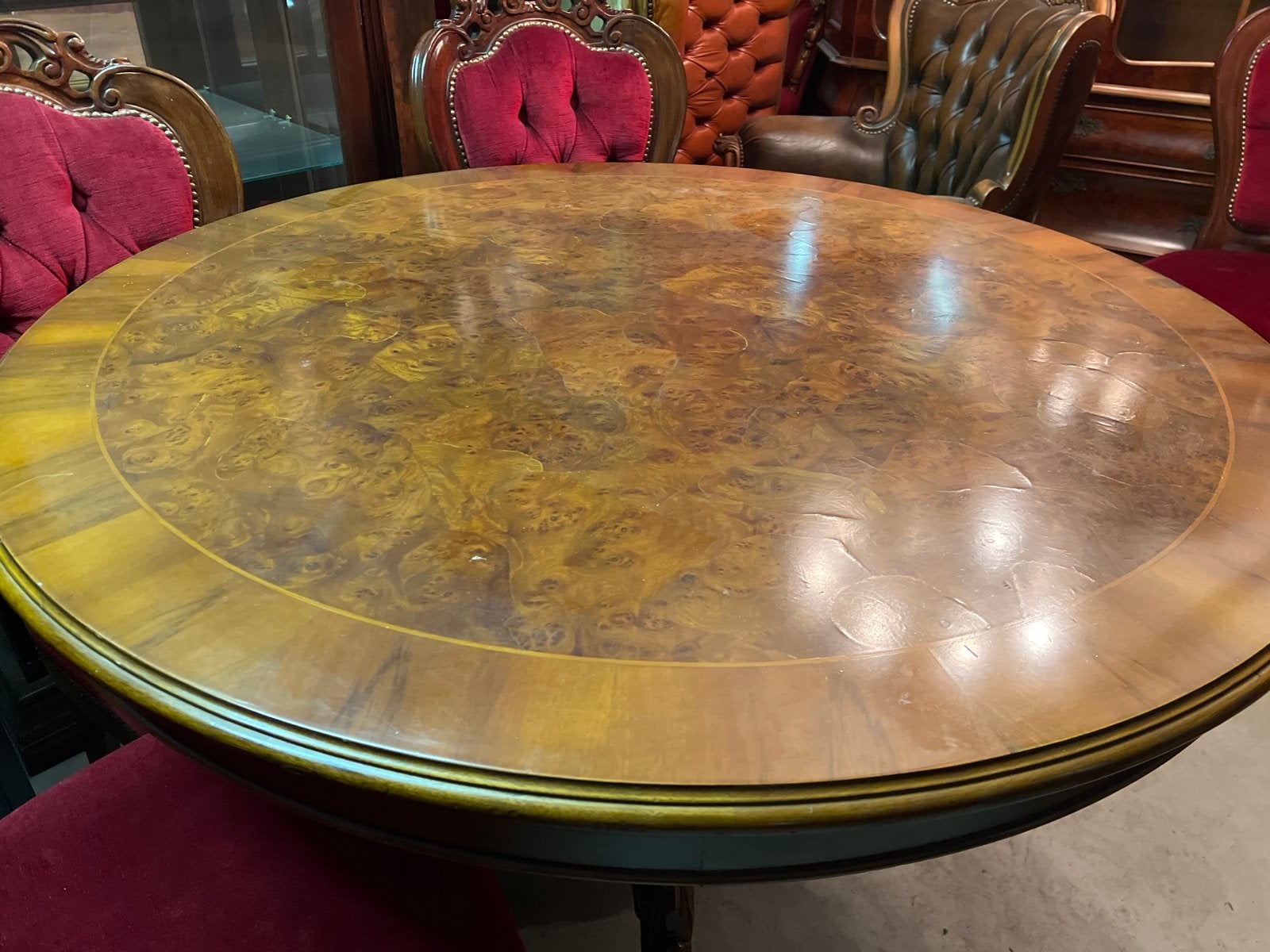 Barok Eetkamertafel - Rond met Prachtig Wortelnotenblad, Ophalen of Verzenden