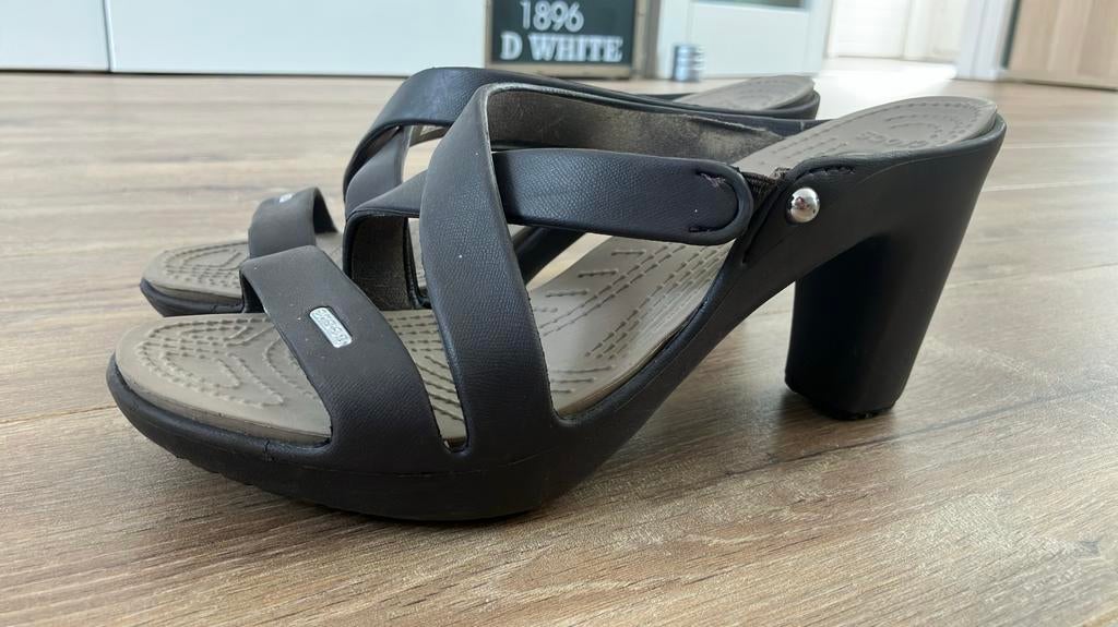 Crocs Cyprus IV sandalen met hak - maat 40, Kleding | Dames, Schoenen, Verzenden, Gedragen, Zwart, Sandalen of Muiltjes