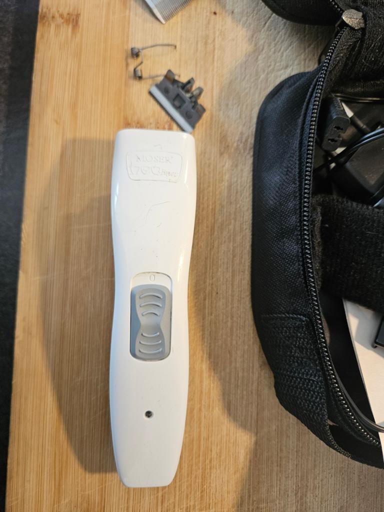 Defecte tondeuse/trimmer - voor onderdelen of reparatie, Ophalen of Verzenden, Haarverzorging