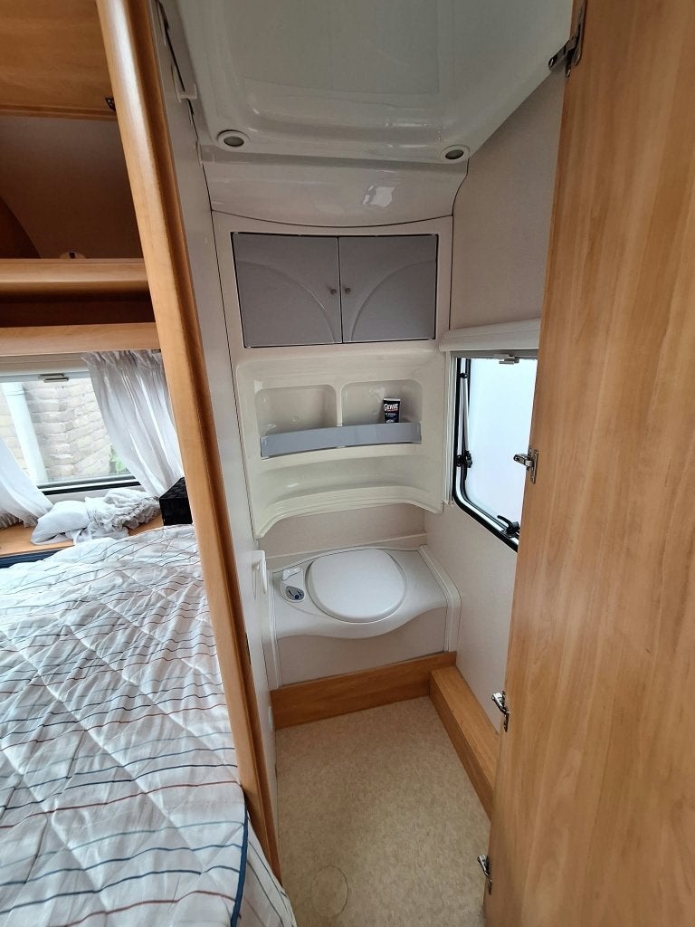 Fendt Saphir Caravan, Caravans en Kamperen, Caravans, Omvormbare zithoek, Rondzit, Kachel, Particulier