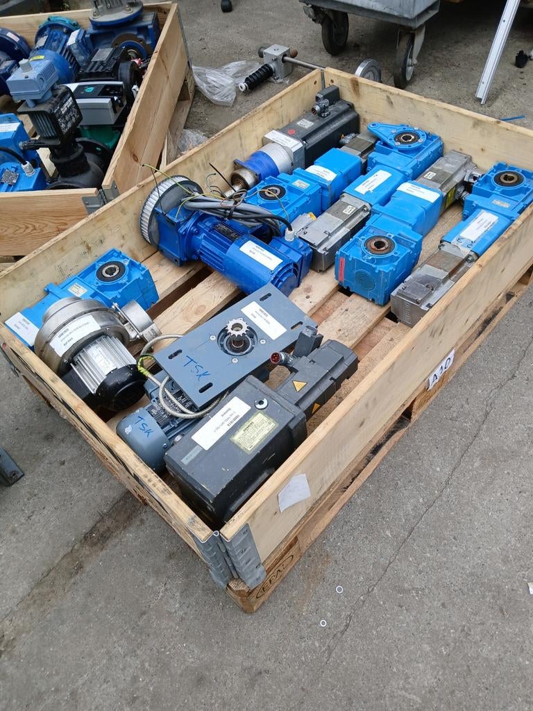 Diverse partij elektromotoren en reductoren, Ophalen, Elektromotor