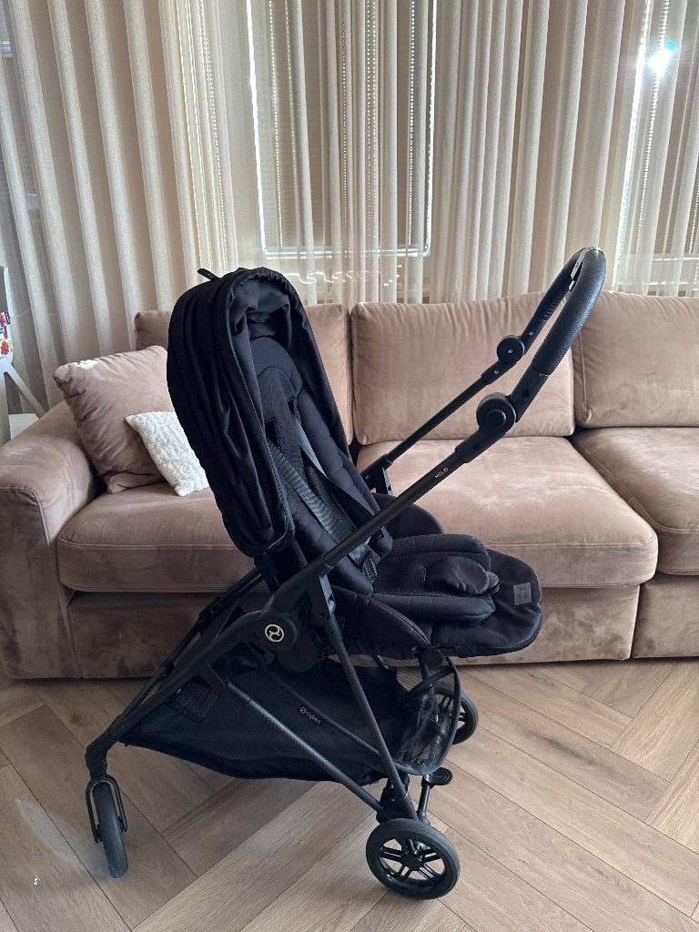 Foto 7 van Cybex Melio zwarte buggy/ kinderwagen