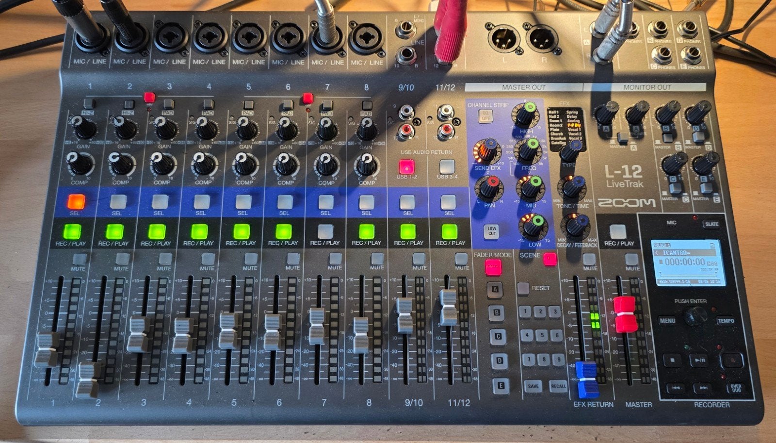 Zoom LiveTrak L-12 – zo goed als nieuw in doos, Muziek en Instrumenten, Ophalen of Verzenden