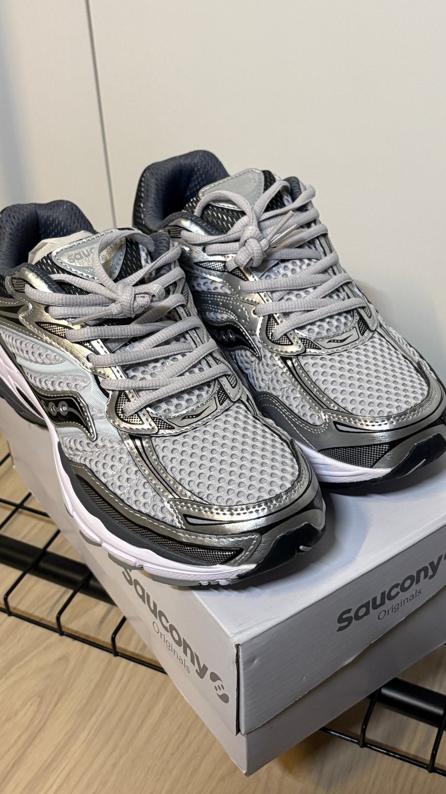 Saucony omni 9 ( maat 42 ), Overige kleuren, Nieuw, Ophalen of Verzenden, Sneakers of Gympen