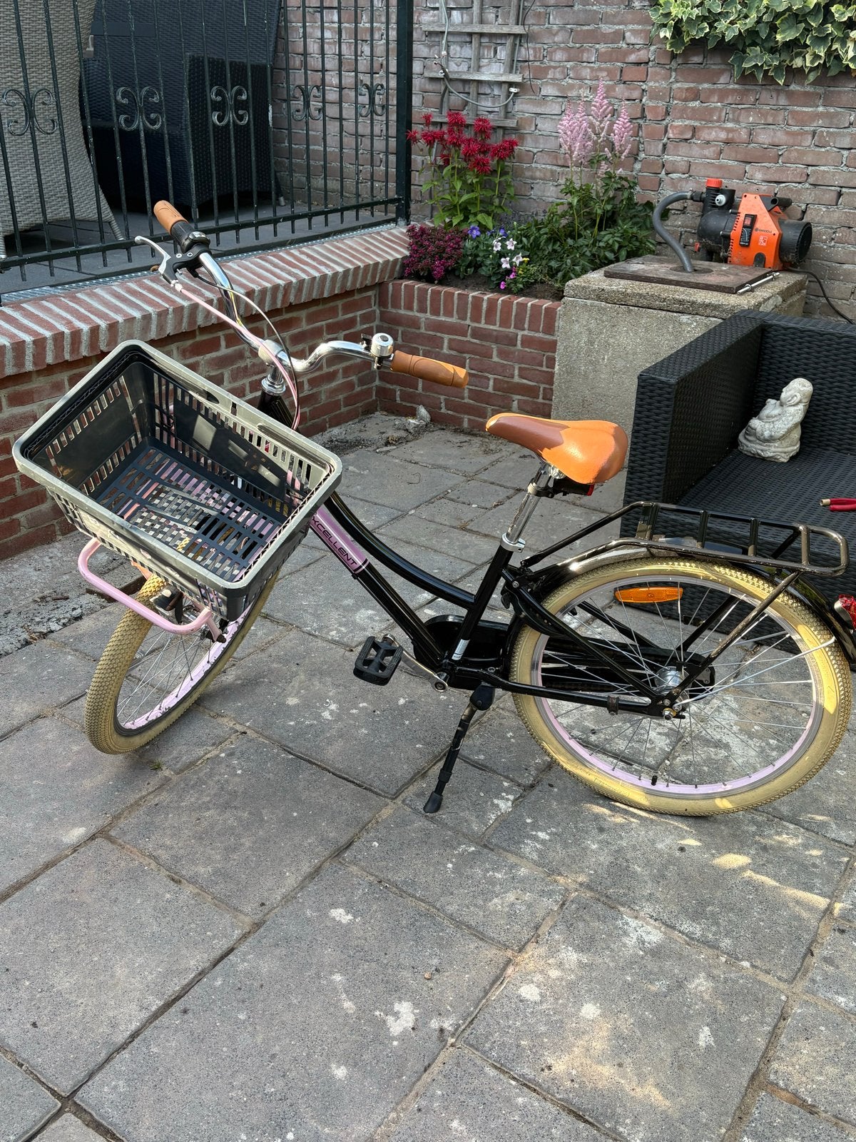 Meisjesfiets Excellent 24 inch met mandje, Fietsen en Brommers, Ophalen, Velgrem, Handrem, Gebruikt